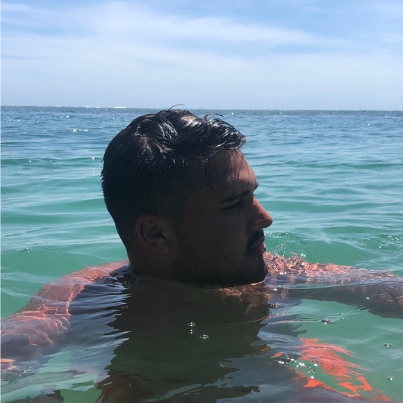 Meet your Posher, Zay - Picture 2 of 2